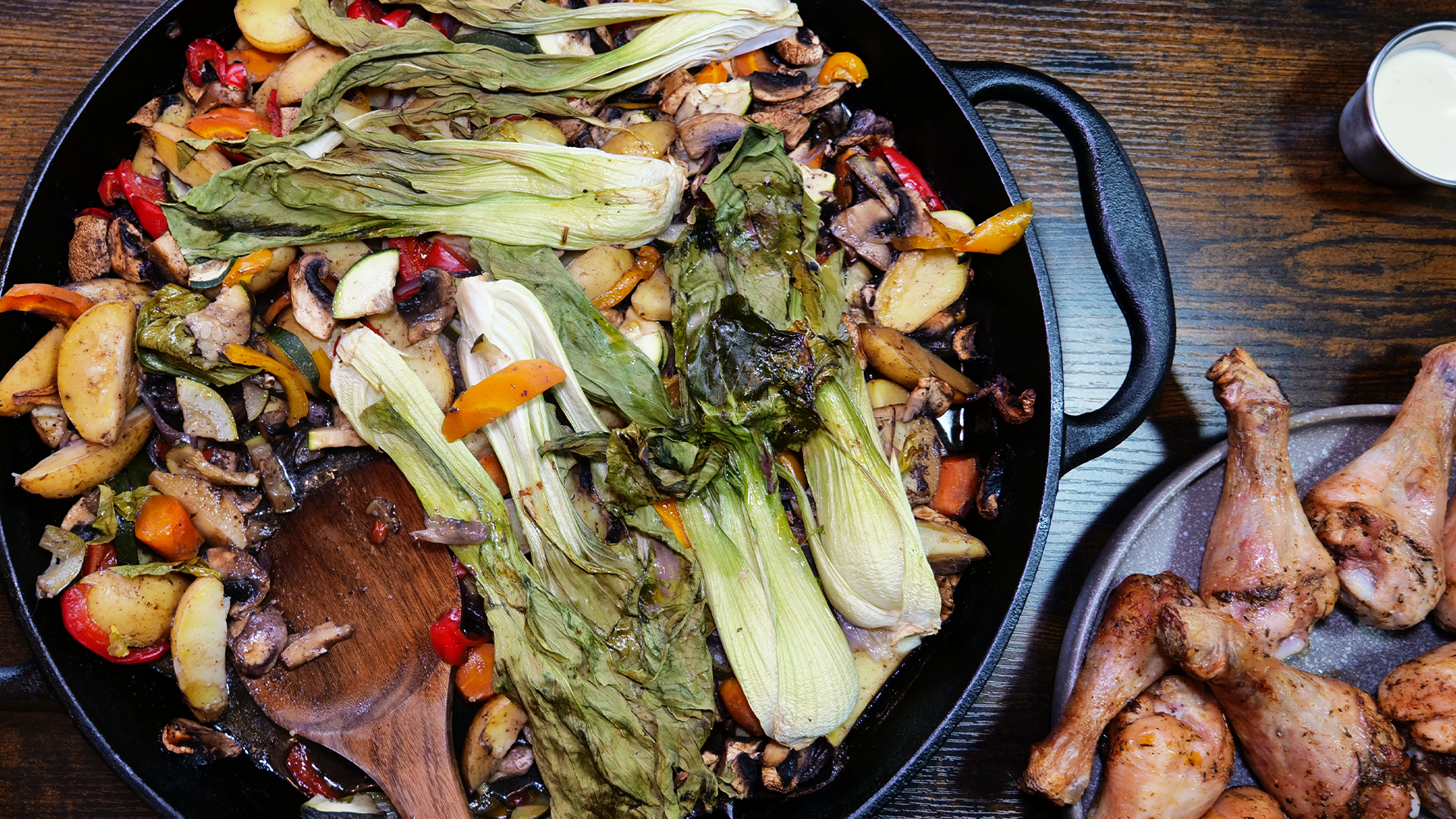 Drumsticks mit Wittlager White Sauce & geschmortem Gemüse